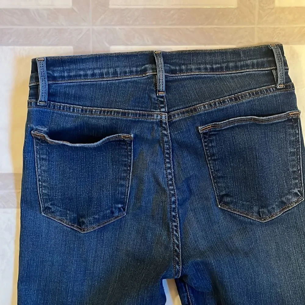 DISTRESSED CONDITION WOMEN’S SIZE 28 FRAME LE HIGH STRAIGHT STAGGERED HEM JEAN
